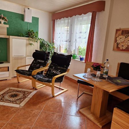 Ferienwohnung Am Oepitzer Berg Pößneck Εξωτερικό φωτογραφία